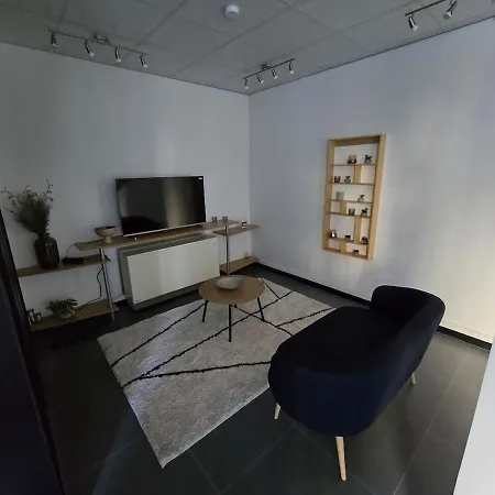 Quiet 3 Bedroom Apartman