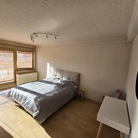 Quiet 3 Bedroom Apartament Châtelet